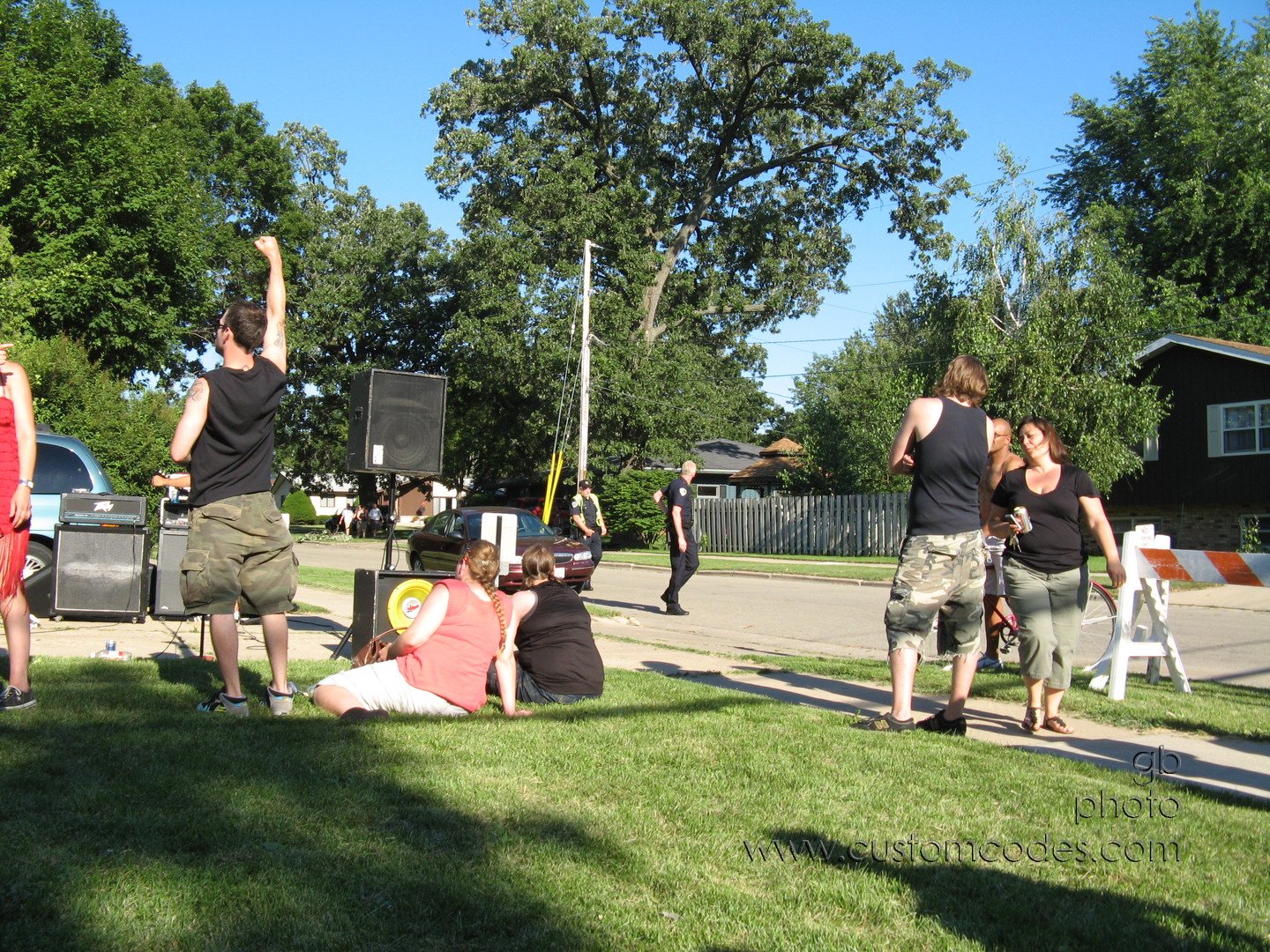 20100703_OfficersArriving